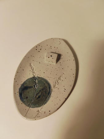 Kadzielniczka ceramiczna z lawendą